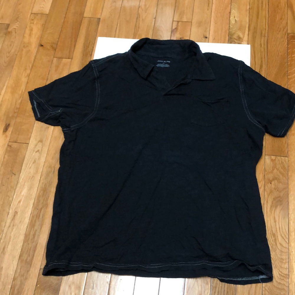 Men’s DKNY polo style shirt